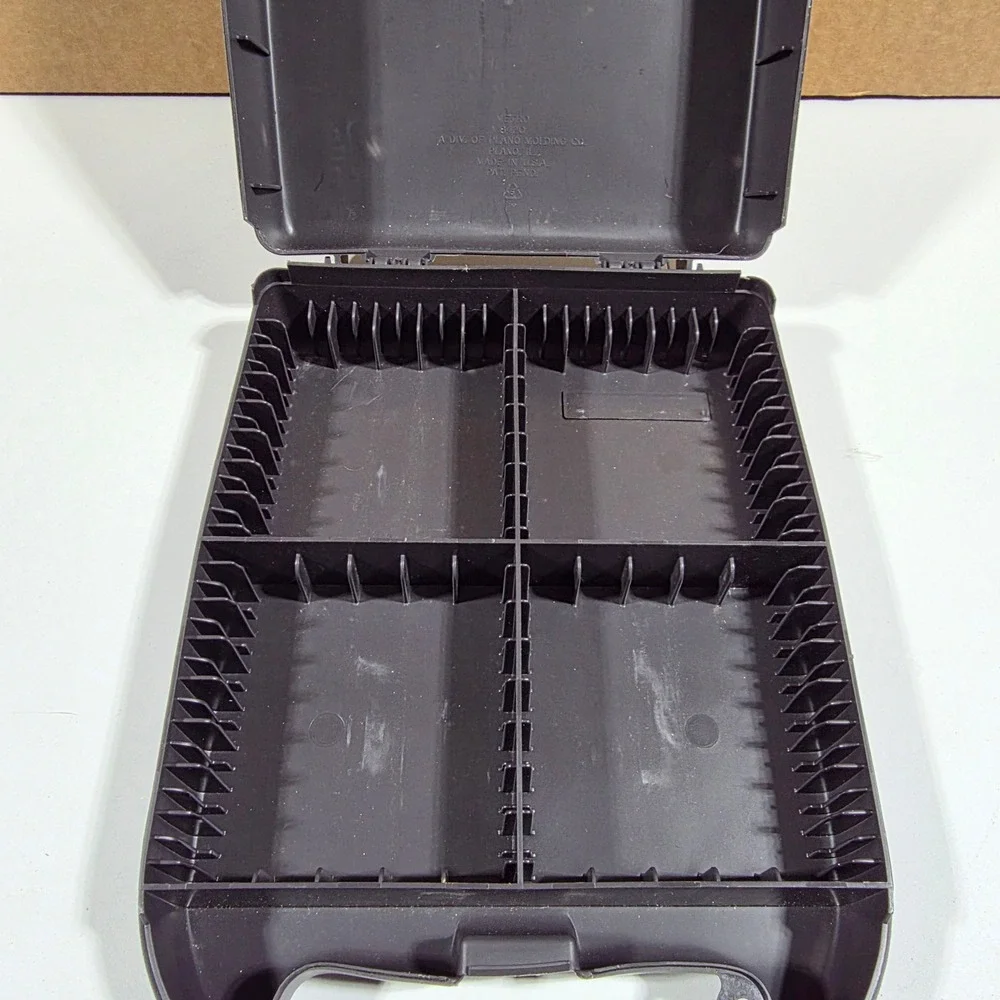 Metro‎ Plano Cassette/Tape Storage Case Organizer Good Hard-Shell